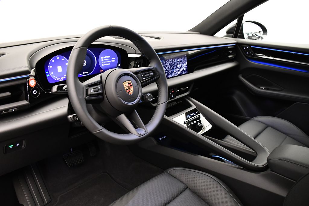 Thumbnail: 2025 Porsche Macan - 4