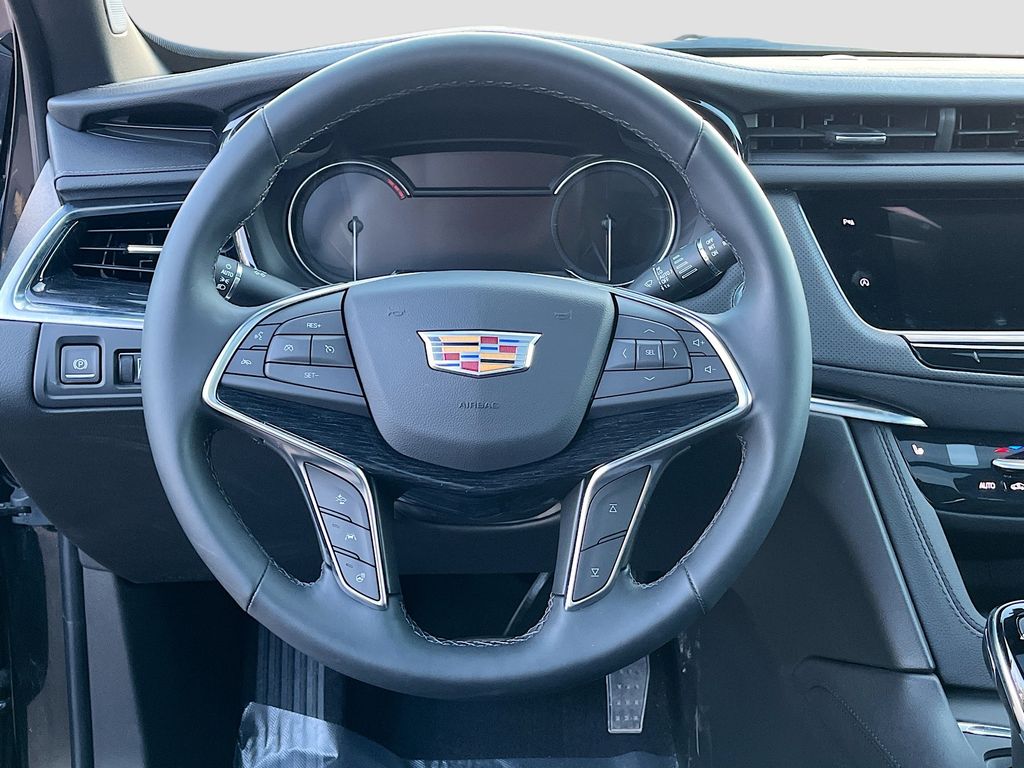 Used 2025 Black Cadillac Premium Luxury image 11