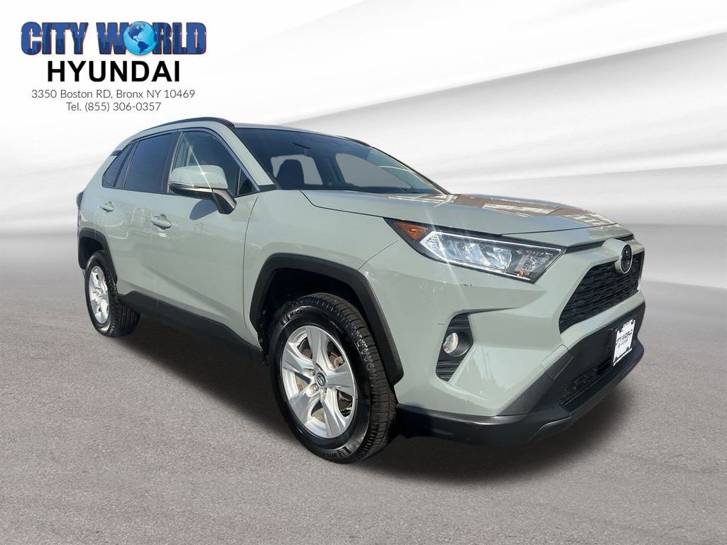 2019 Toyota RAV4 XLE 7