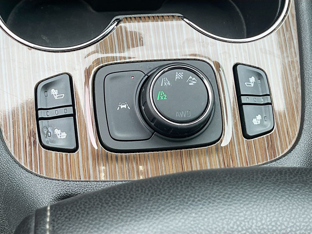 Used 2023 Black GMC SLE image 18