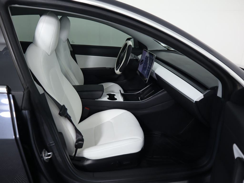 Thumbnail: 2019 Tesla Model 3 - 21