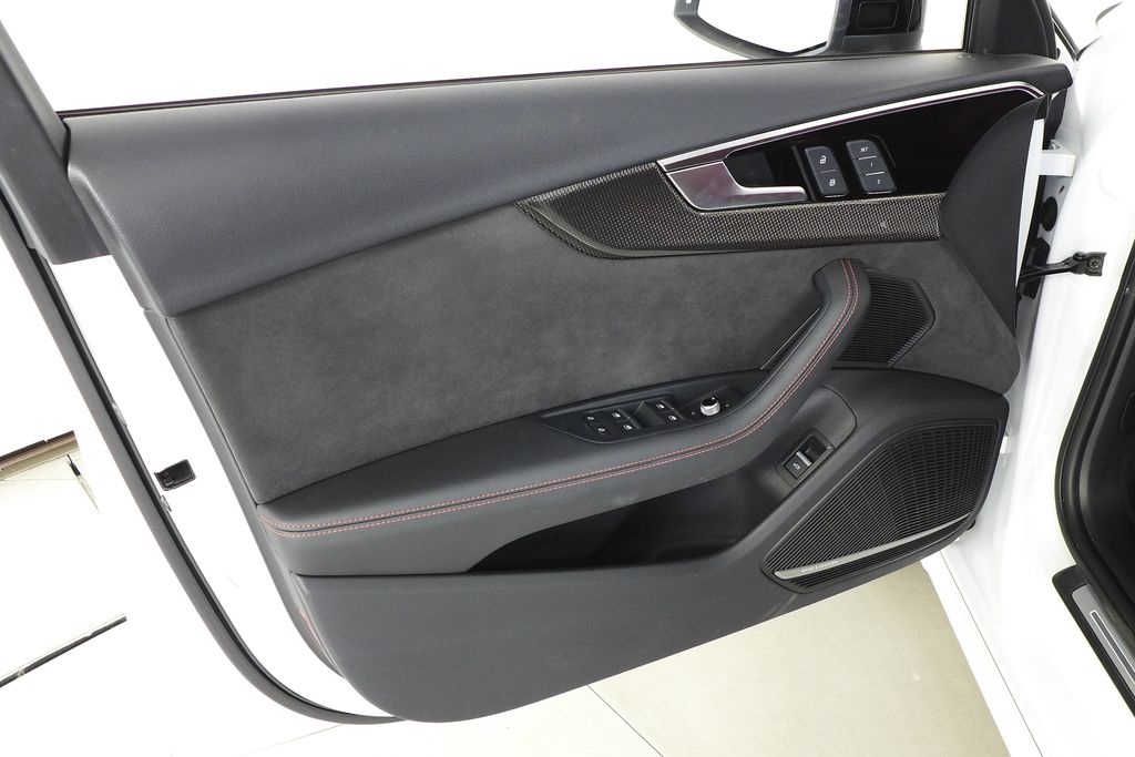 Thumbnail: 2022 Audi S4 - 11