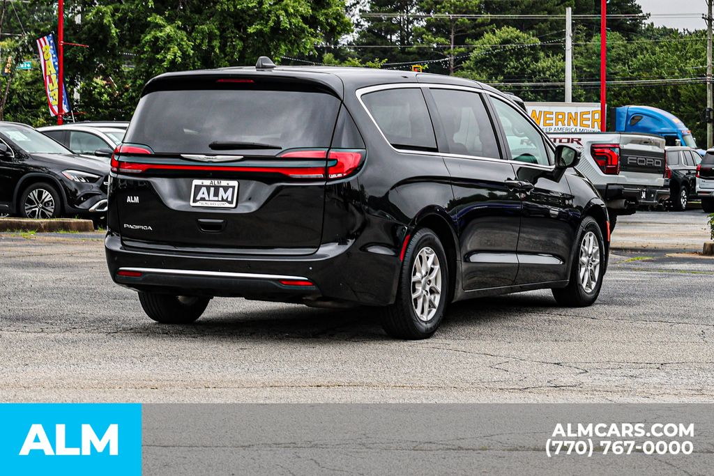 Used 2023 Black Chrysler Touring L image 6