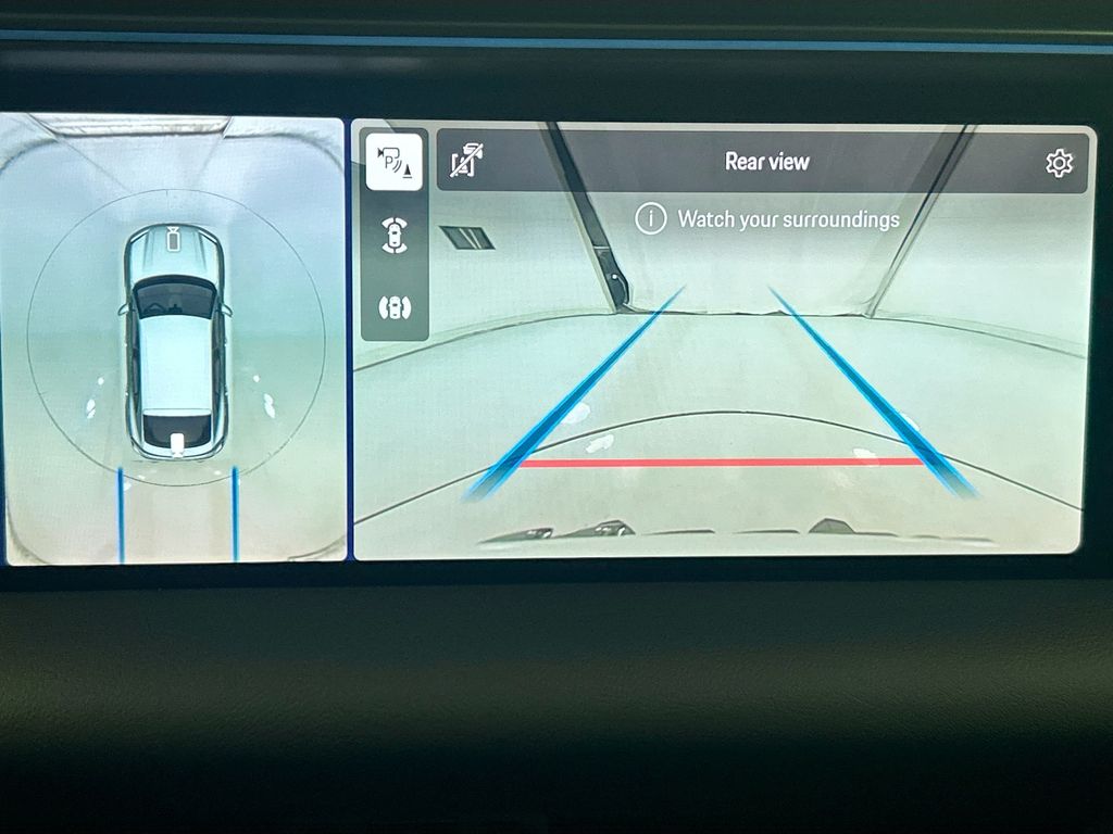 Thumbnail: 2026 Porsche Macan - 17