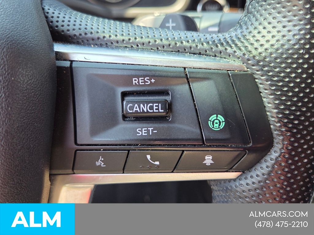 Used 2022  Mitsubishi SE image 26