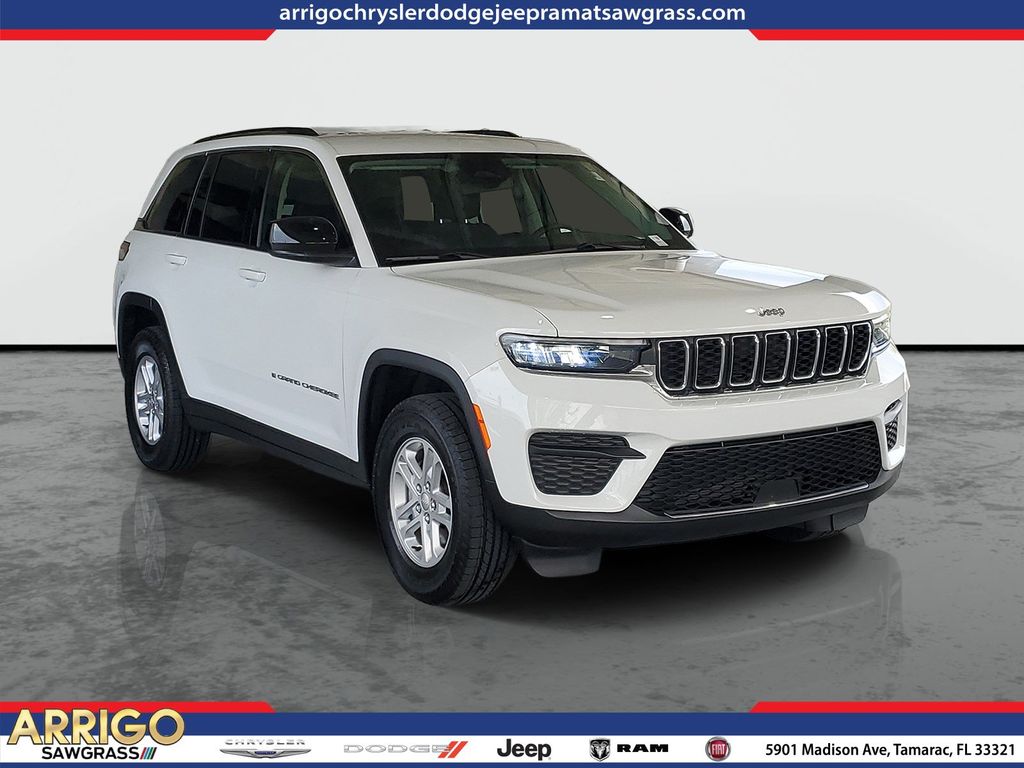 2023 Jeep Grand Cherokee Laredo
