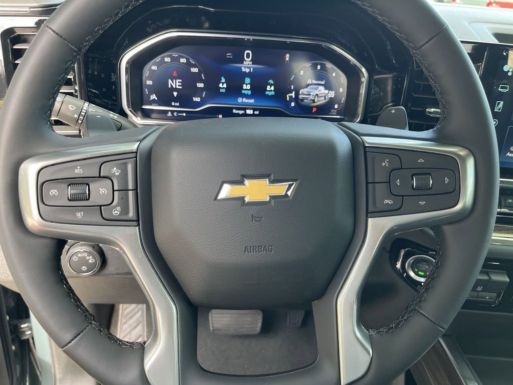 2025 Chevrolet Silverado 1500 LT 17