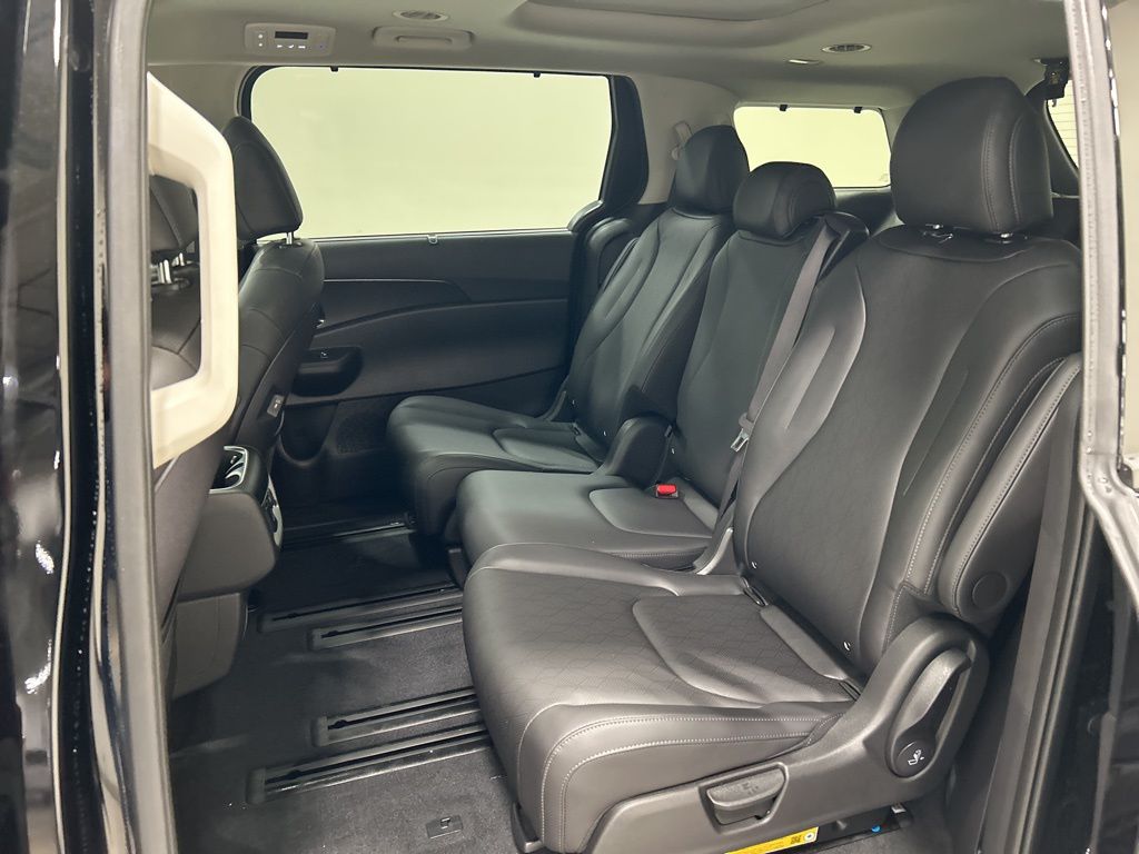 new 2026 Kia Carnival Hybrid car, priced at $1,164,713