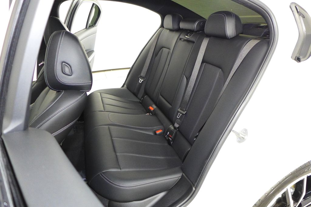 2022 BMW 3 Series 330i 21
