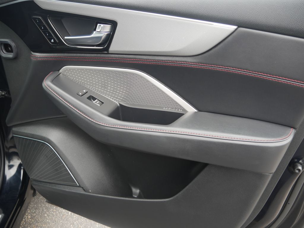 Thumbnail: 2023 Acura MDX - 23