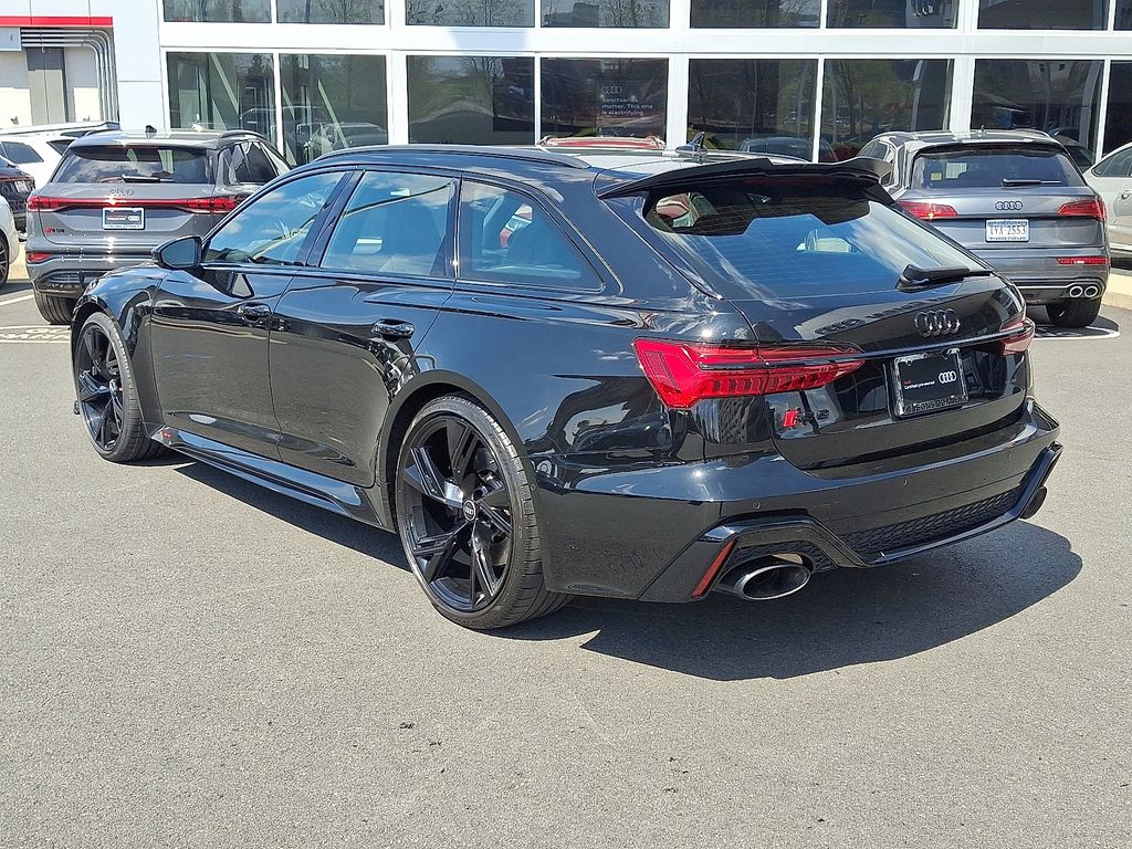 Thumbnail: 2021 Audi RS 6 - 6