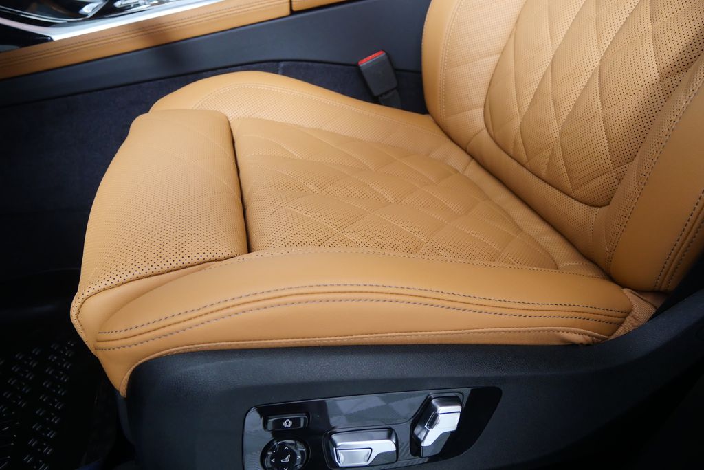 2026 BMW X7 xDrive40i 9