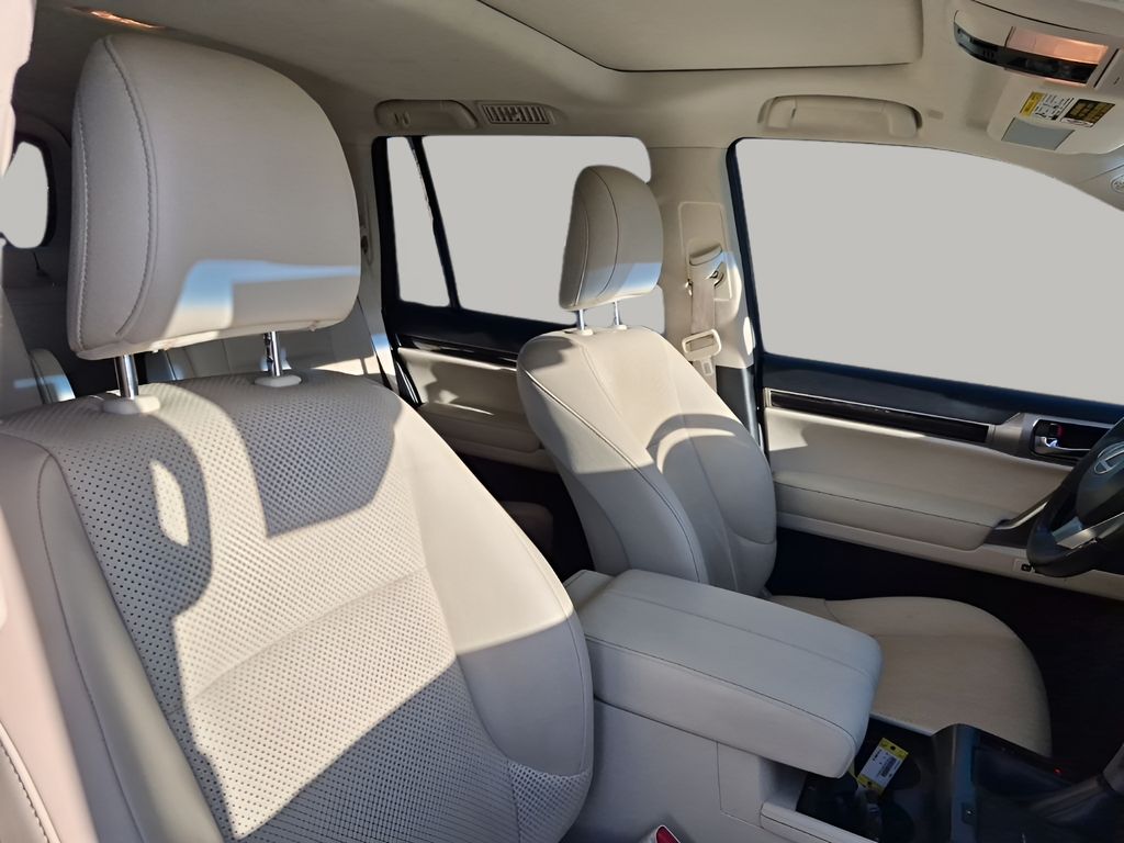 Used 2023 White Lexus 460 Luxury image 15