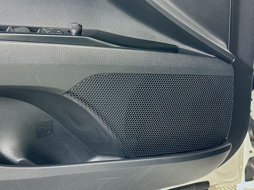 Thumbnail: 2025 Toyota Camry - 18