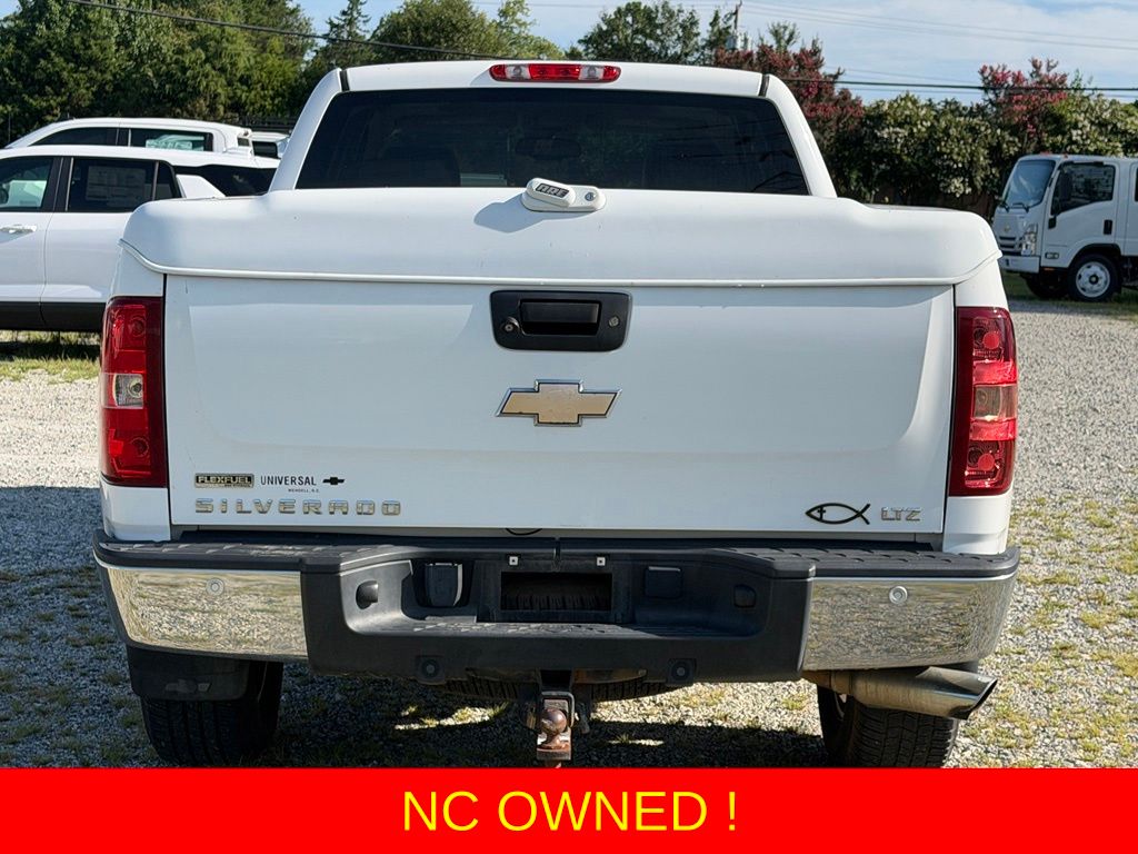 Used 2010 White Chevrolet LTZ image 7