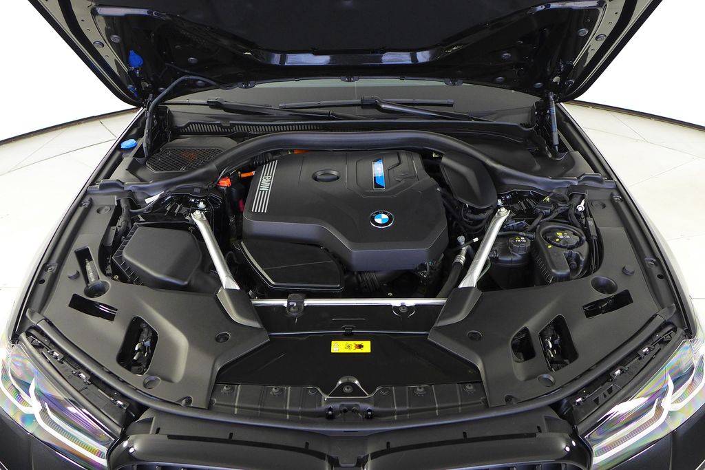 Thumbnail: 2023 BMW 5 Series - 6