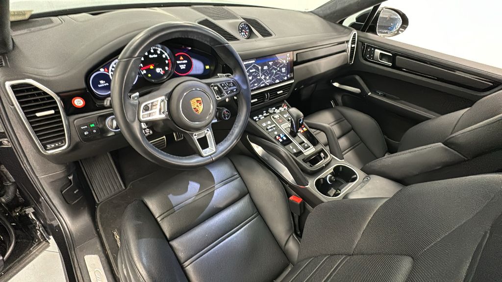 2022 Porsche   4