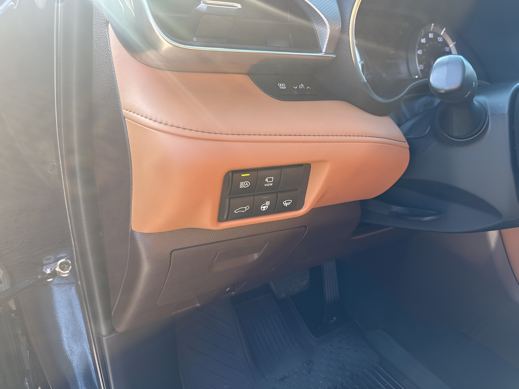 Used Car 2022 Toyota Highlander  Platinum For Sale Under $40,000 In Austin, Texas