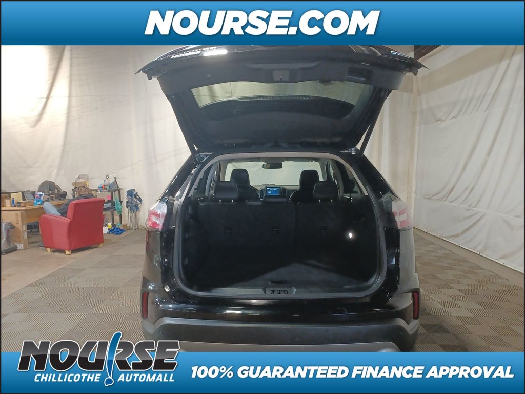 2022 Ford Edge Titanium photo