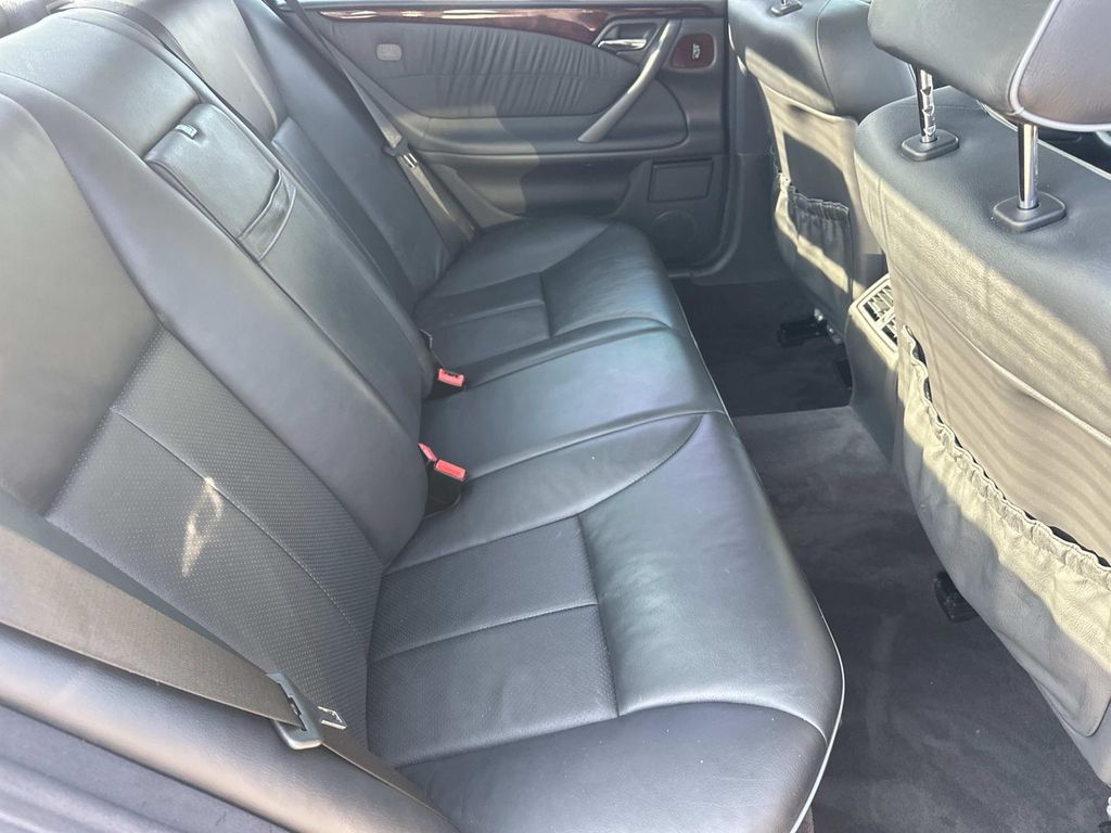 Thumbnail: 2001 Mercedes-Benz E-Class - 11