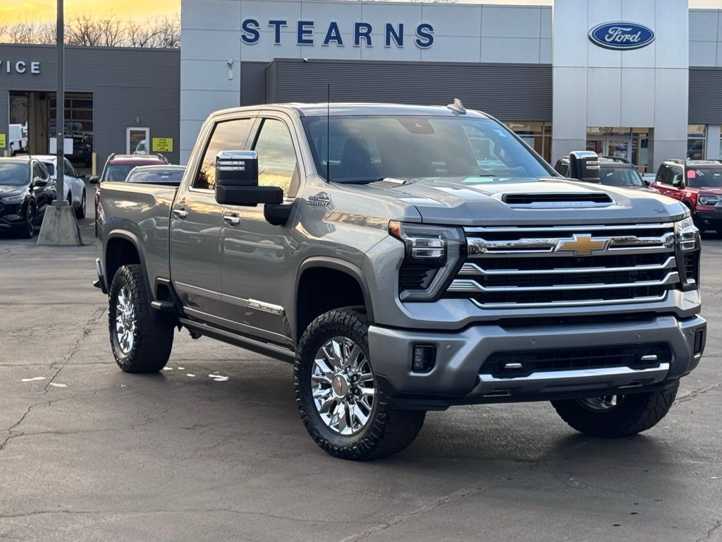 Sterling Gray Metallic 2024 Chevrolet Silverado 3500HD High Country Crew Cab 4WD Pickup Truck Four-Wheel Drive Automatic