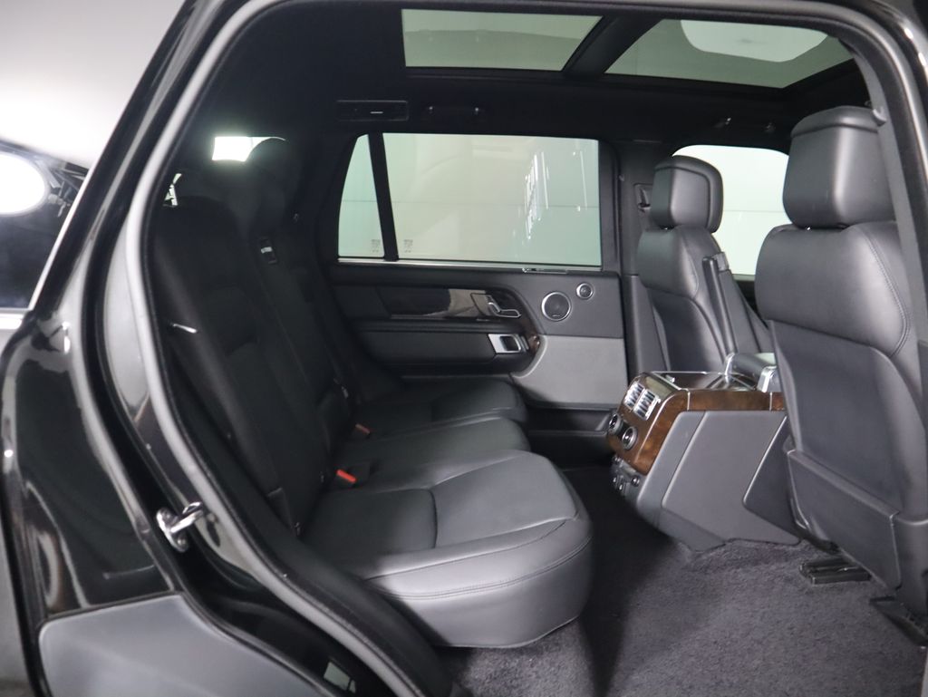 Thumbnail: 2020 Land Rover Range Rover - 22