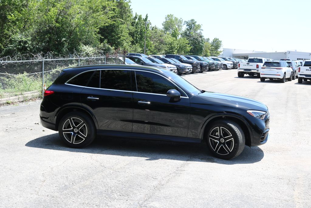 Used 2025  Mercedes-Benz GLC 300 image 6