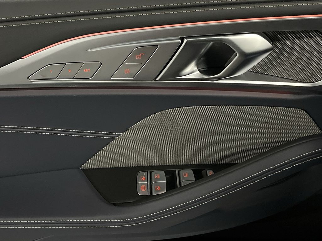 Thumbnail: 2026 BMW 8 Series - 13