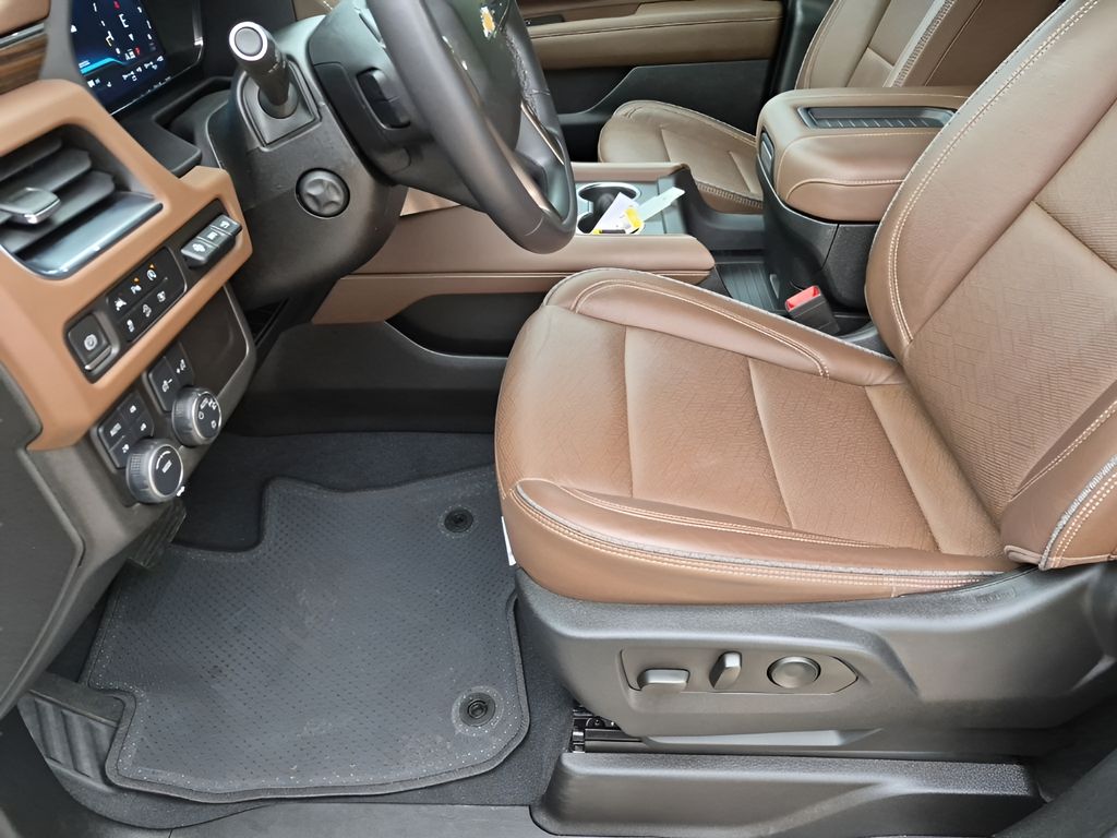 Used 2023 White Chevrolet High Country image 33