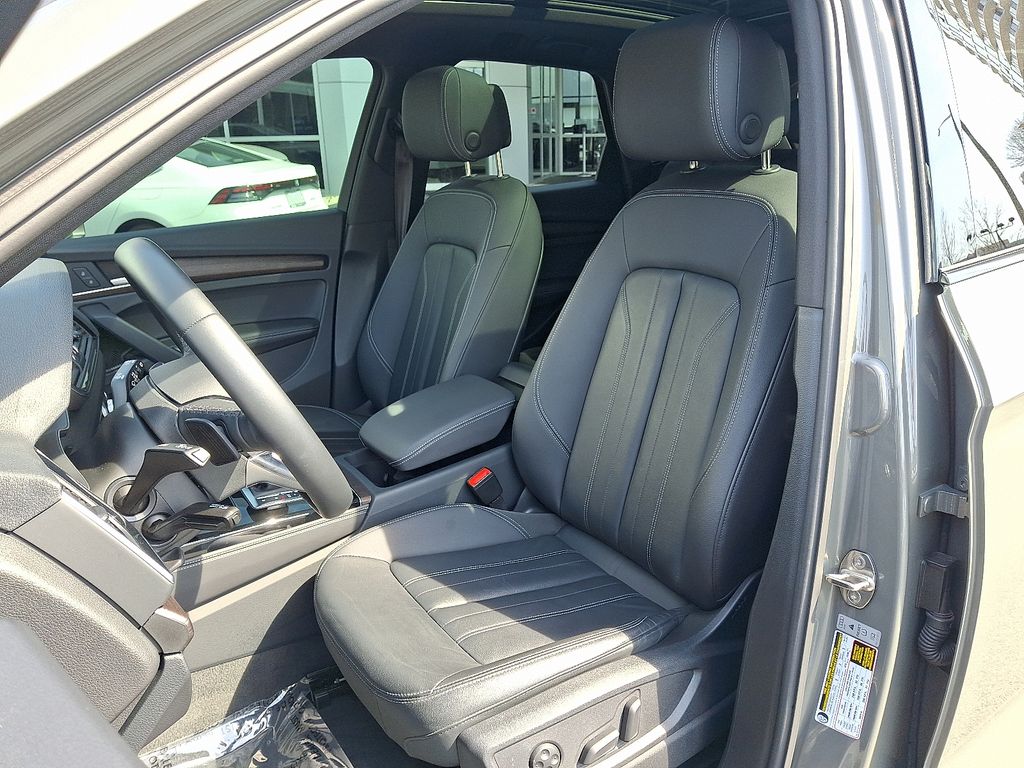 Thumbnail: 2023 Audi Q5 - 13