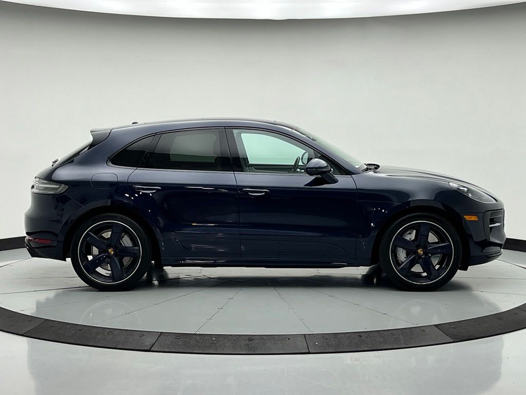 Thumbnail: 2021 Porsche Macan - 10