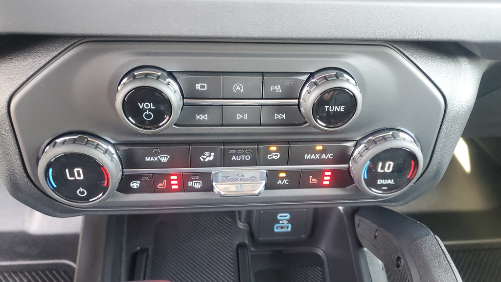 New 2025 Green Ford Badlands image 34