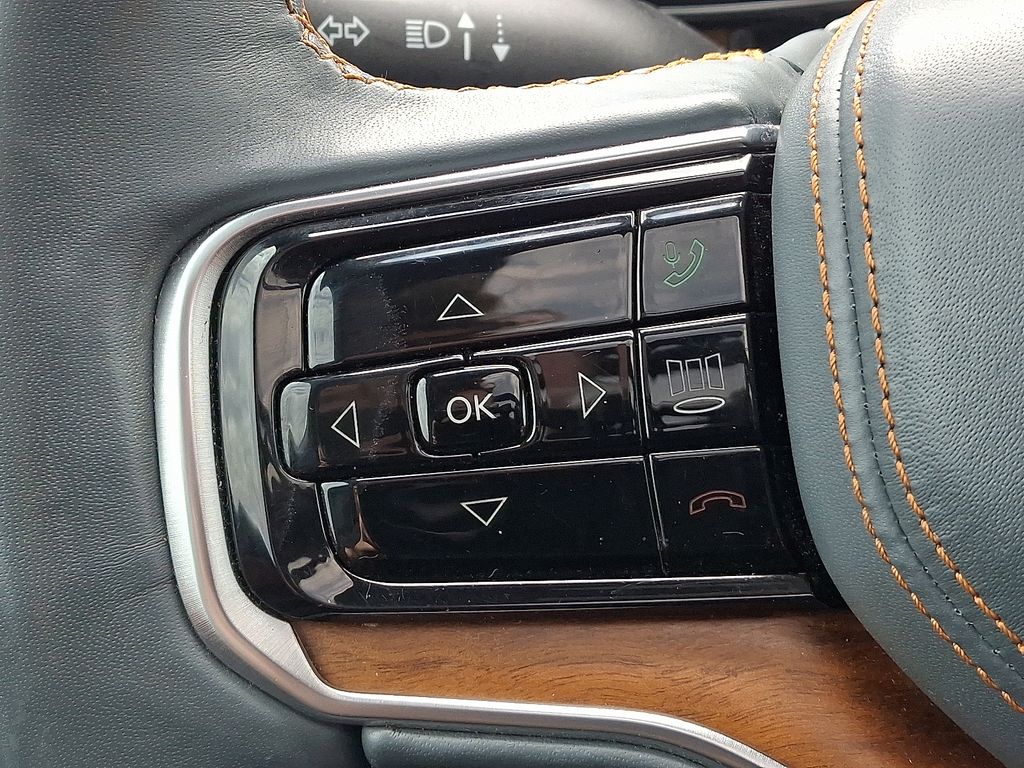Thumbnail: 2022 Jeep Grand Wagoneer - 23