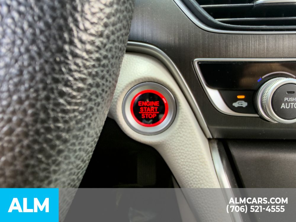 Used 2018 White Honda LX image 24