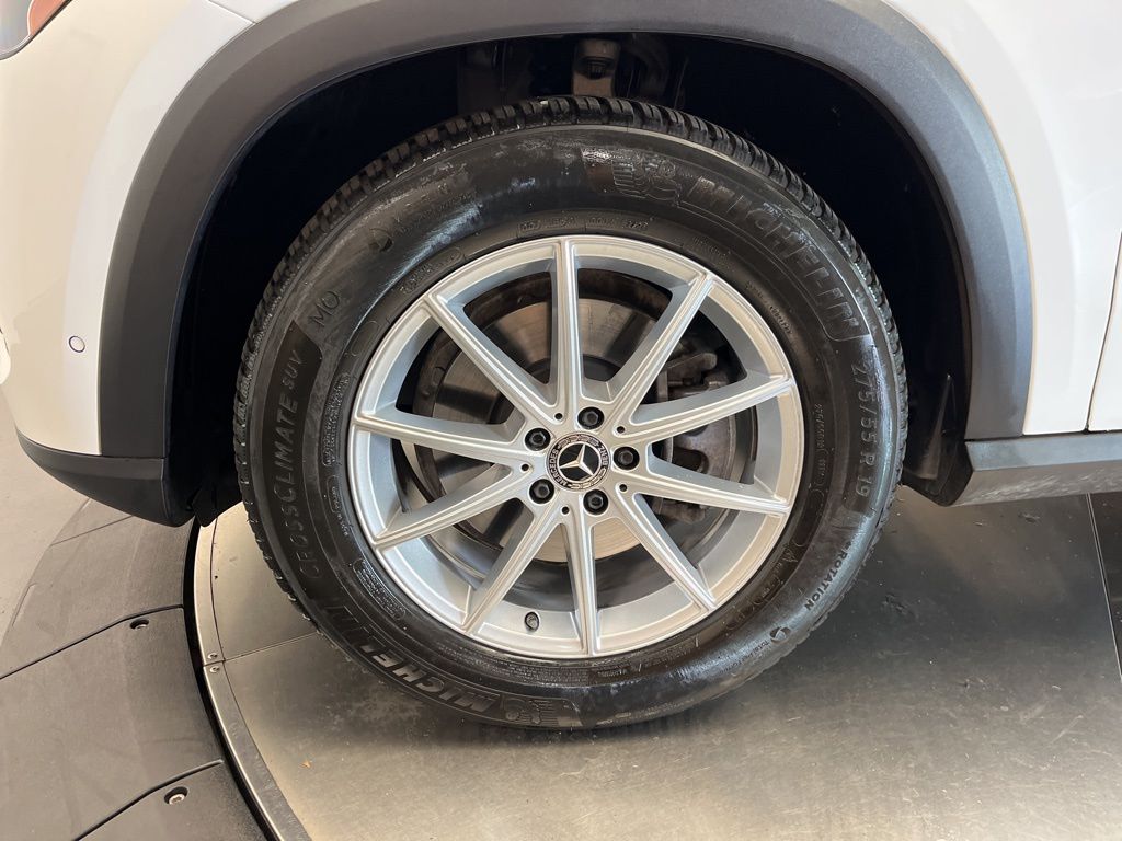 Thumbnail: 2025 Mercedes-Benz GLE - 10