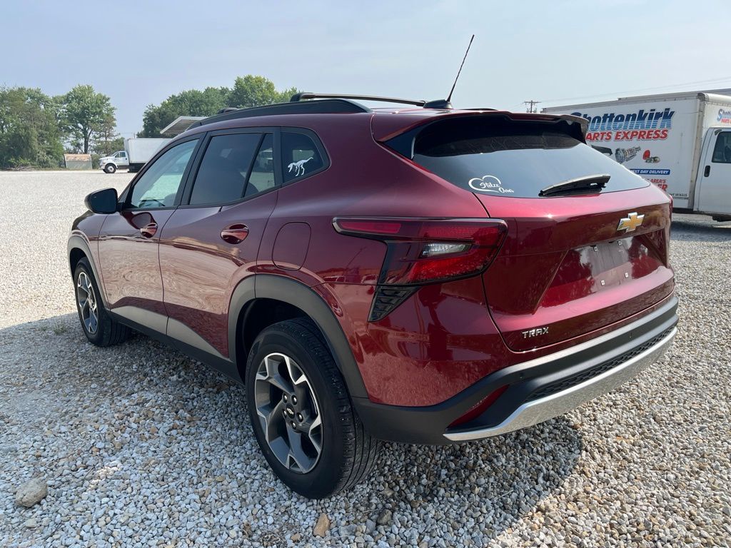 Used 2024 Chevrolet Trax SUV