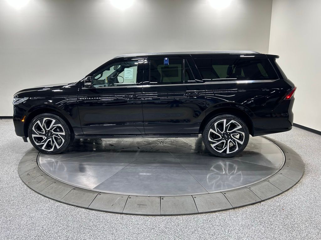 new 2026 Lincoln Navigator L car, priced at $130,970