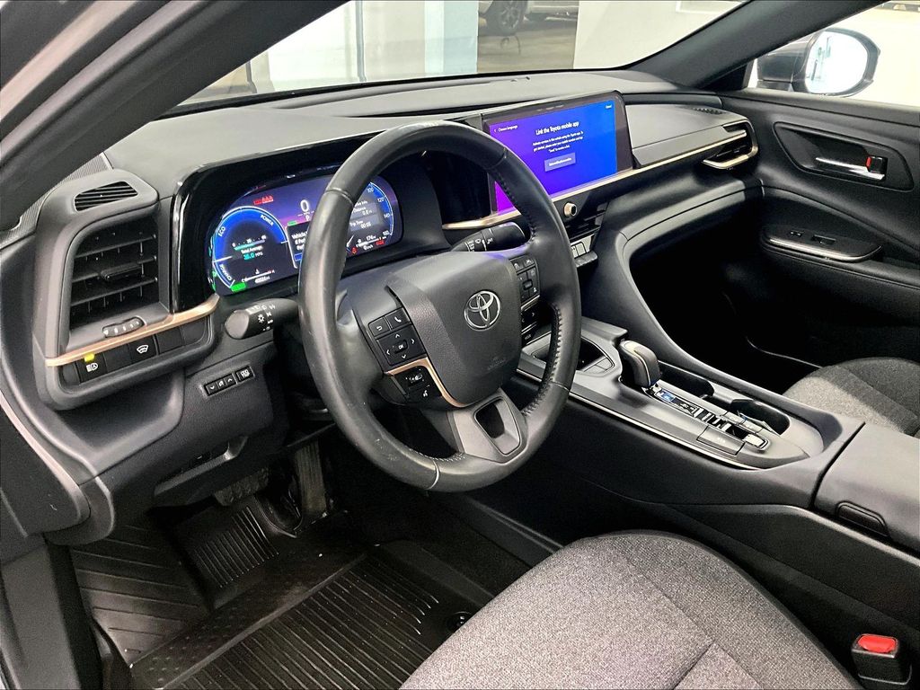 2023 Toyota Crown — photo 8