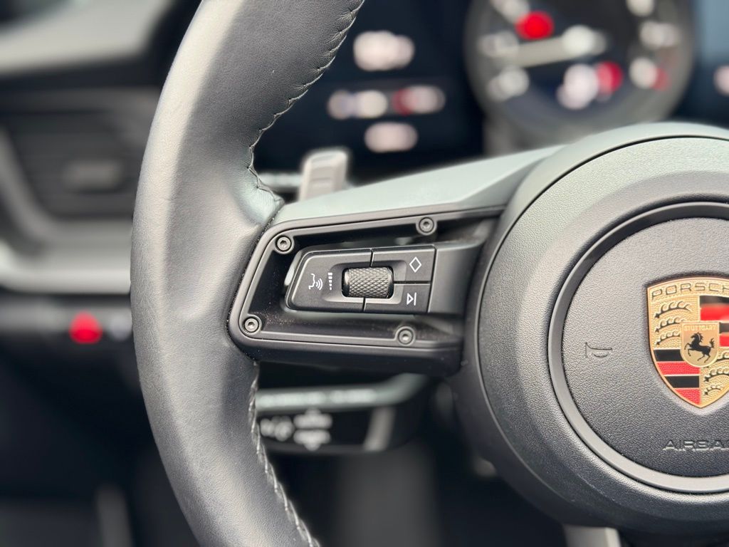 2023 Porsche 911 Carrera photo
