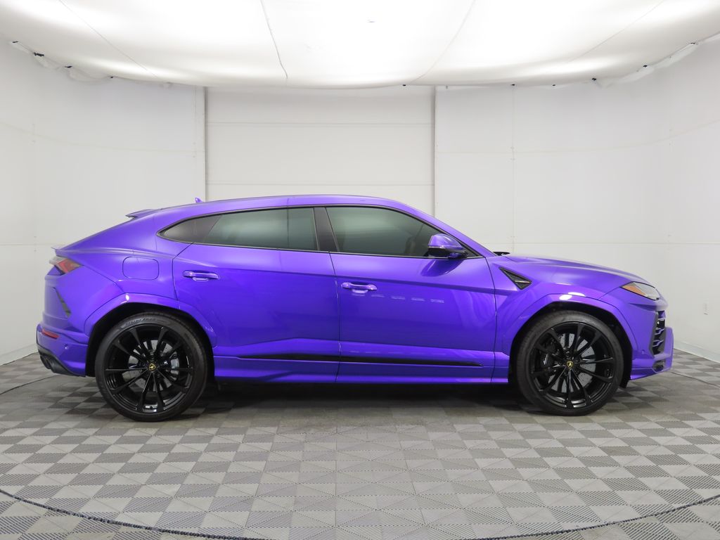 Thumbnail: 2022 Lamborghini Urus - 4