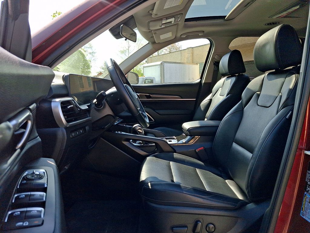 2023 Kia Telluride S - Photo 14