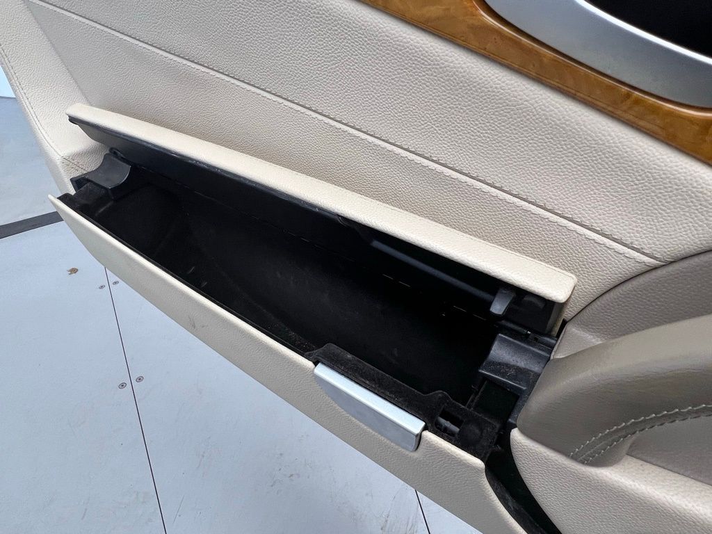 Thumbnail: 2006 Mercedes-Benz SL-Class - 30