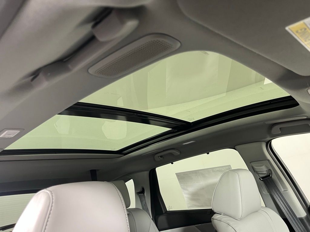 Thumbnail: 2026 Acura MDX - 5