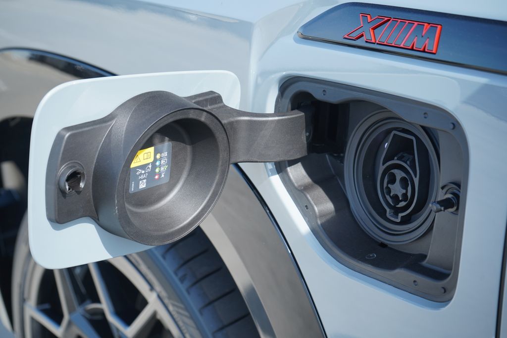 Thumbnail: 2026 BMW XM - 6