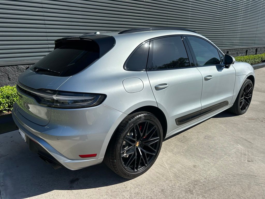 Thumbnail: 2023 Porsche Macan - 9