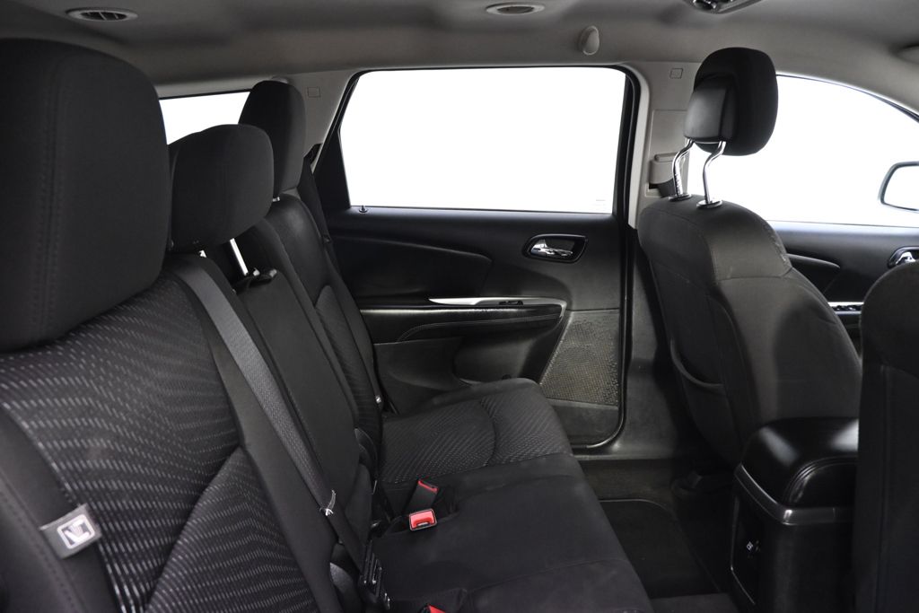 Used 2017 White Dodge SXT image 18