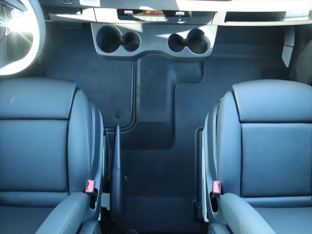 Thumbnail: 2026 Mercedes-Benz Sprinter - 17