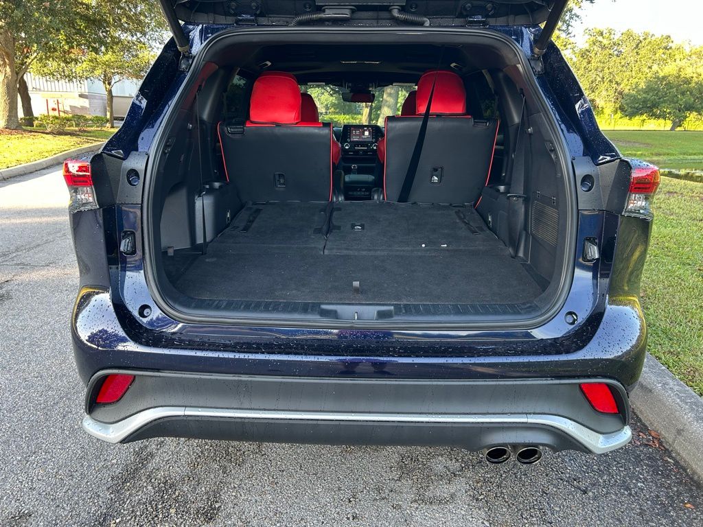 Thumbnail: 2021 Toyota Highlander - 10