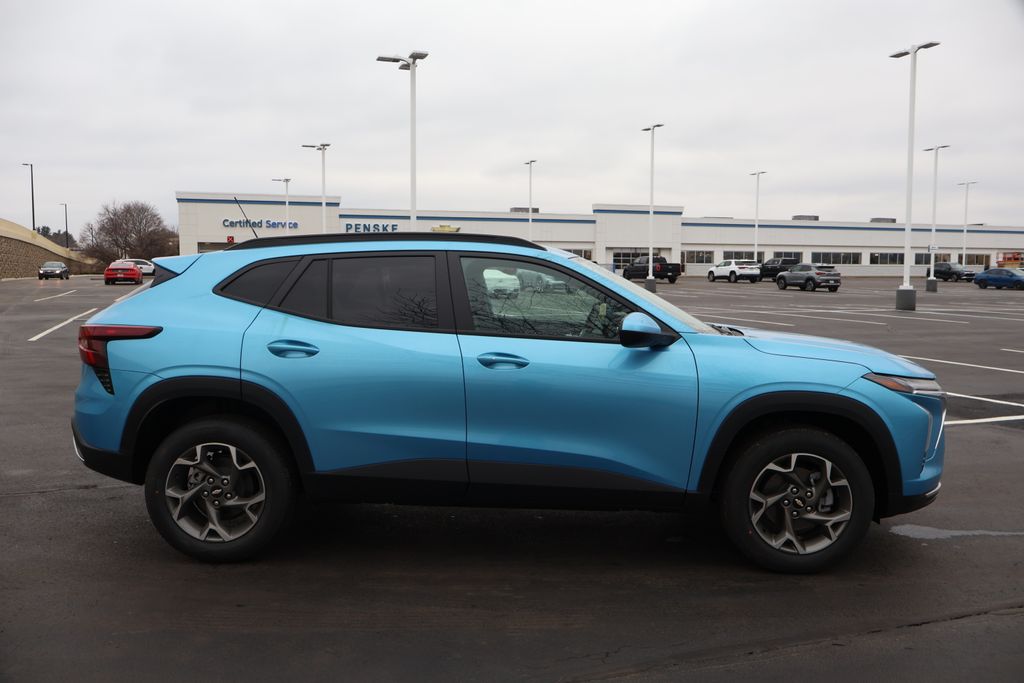 Thumbnail: 2026 Chevrolet Trax - 9