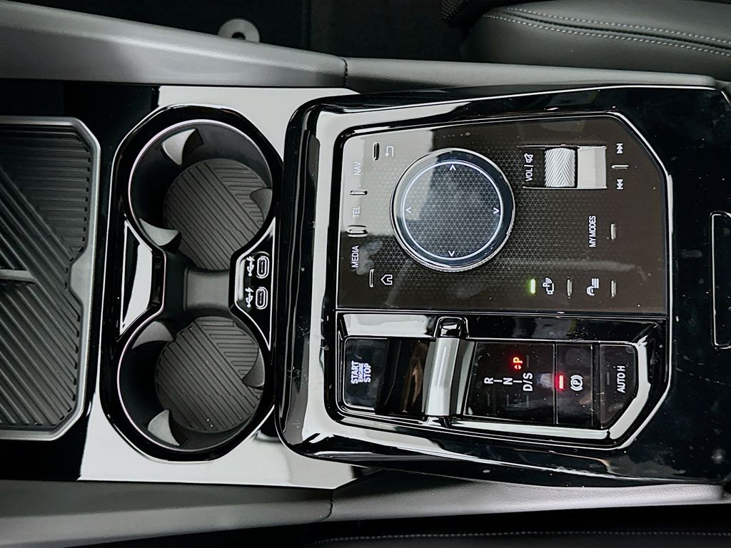 Thumbnail: 2026 BMW 5 Series - 15